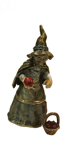 Witch with apple ( snow white collection)